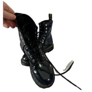 Dr Martens 1460W Black Crocodile Patent Leather Combat Boots Womens Size 7